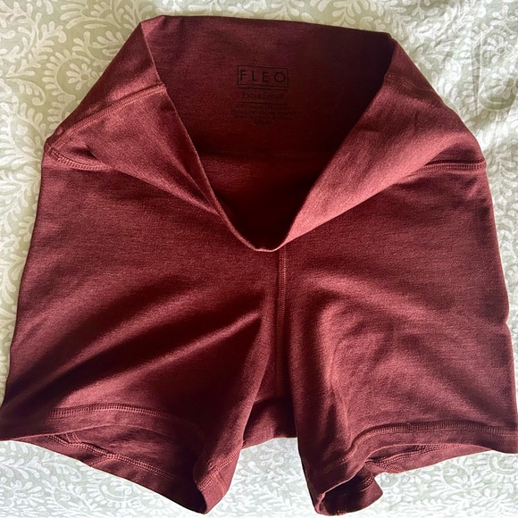 Fleo True High Contour Shorts - Picture 4 of 5